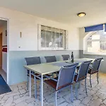 3 Bedroom Awesome In *