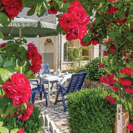 3 Bedroom Awesome In شقة