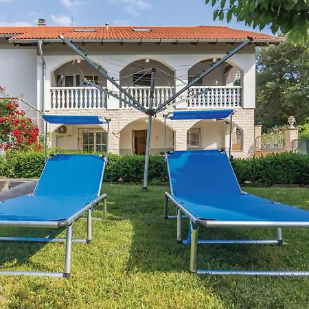 Apartment 3 Bedroom Awesome In *