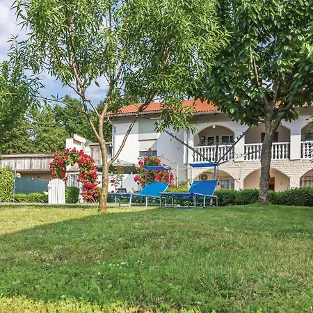 3 Bedroom Awesome In Apartment Pavicini