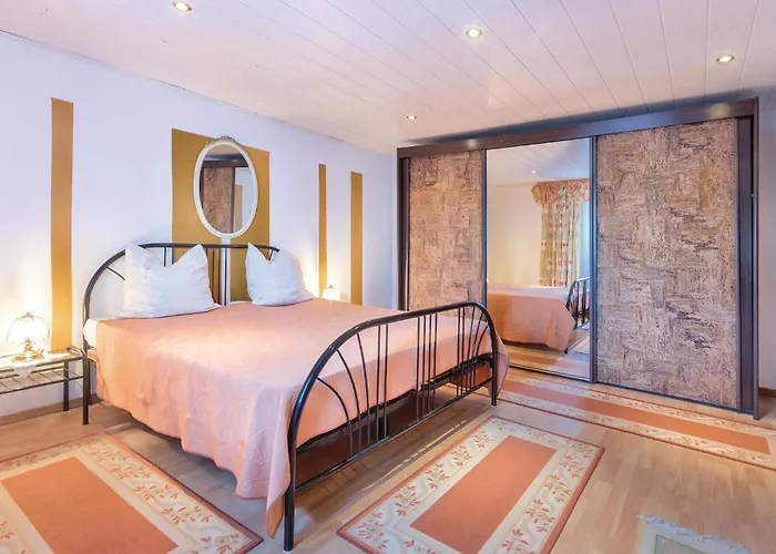 3 Bedroom Awesome In Apartman Pavicini