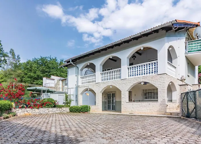 3 Bedroom Awesome In Apartman