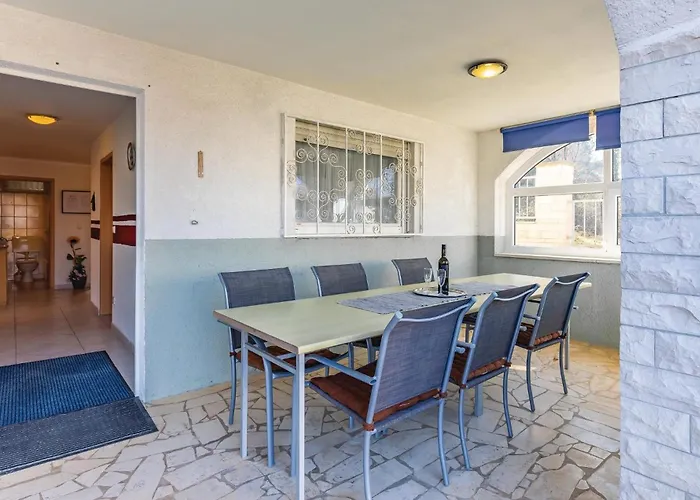 3 Bedroom Awesome In *