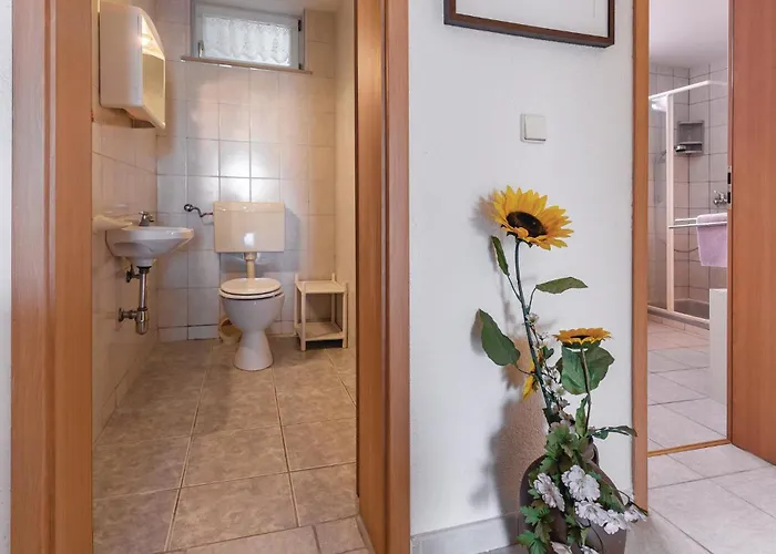 3 Bedroom Awesome In Apartman *