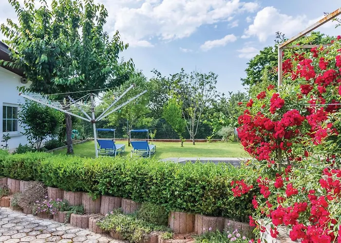 3 Bedroom Awesome In *