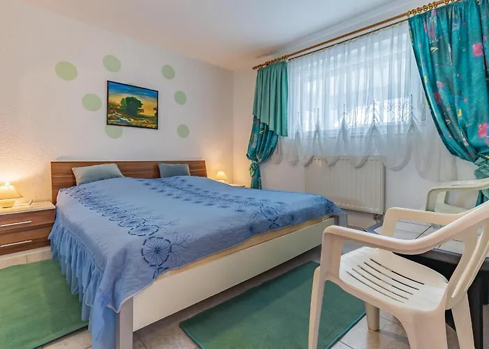 3 Bedroom Awesome In *